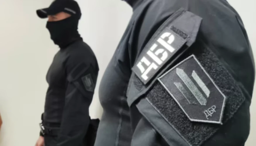 Слідчі дії у територіальному центрі комплектування та соціальної підтримки під час спецоперації «Чесний призов» (фото ДБР)