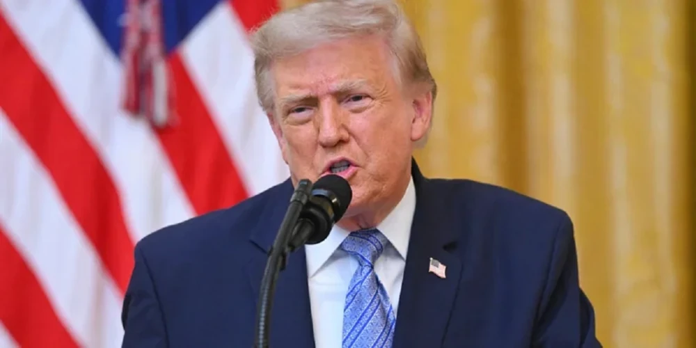 Дональд Трамп оголошує про призупинення мит щодо Канади
