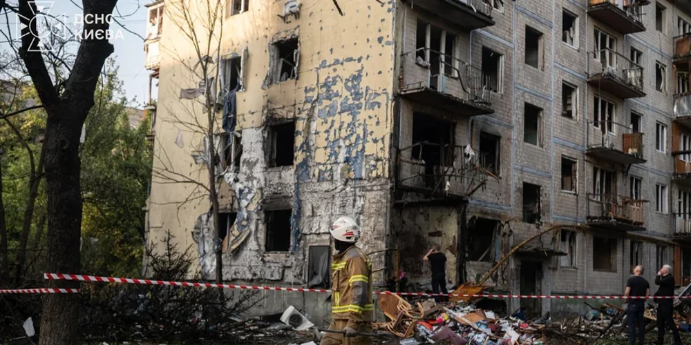 Рятувальники на місцях пожеж і завалів у Києві після нічної атаки 1 серпня