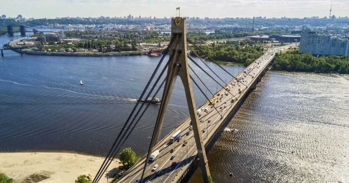 Шість ударів по мостах Києва за три дні: цифри та дати