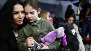 Хто ухвалює рішення щодо TPS для українців: ключові особи та інституції